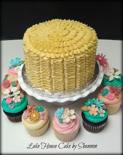 Sweet Cutting Cake & Wedding Cupcakes - Cake by LakeHouseCakebyShannon