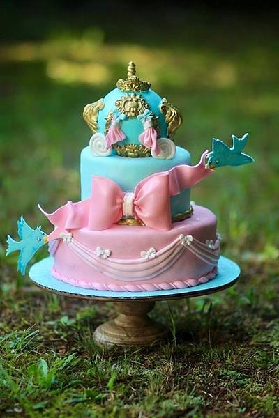 Cinderella  - Cake by QuilliansGrill