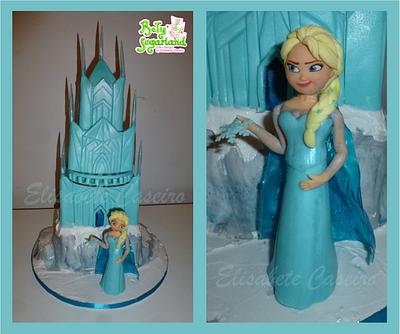Frozen castle with Elsa - Cake by Bety'Sugarland by Elisabete Caseiro 