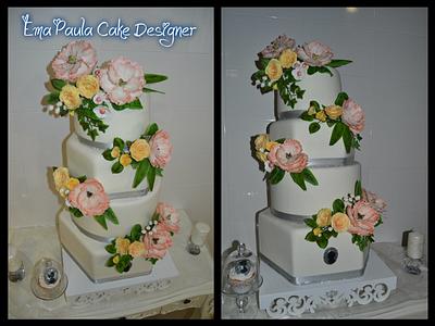 My first wedding cake - Cake by EmaPaulaCakeDesigner
