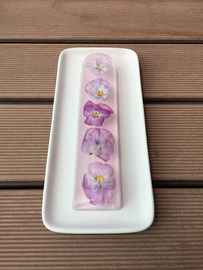 Viola jelly - Cake by R.W. Cakes
