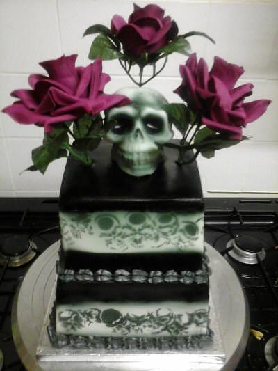 Goth style skull cake - Cake by Deborah Wagstaff