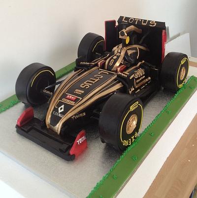 Lotus F1 Racing car - Cake by Peter Roberts