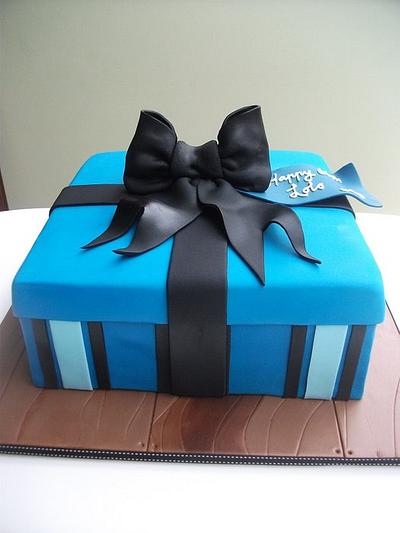 Gift box - Cake by SugarAllure
