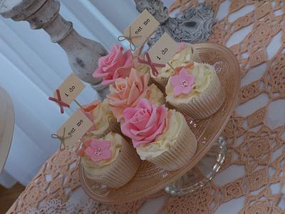Wedding cupcakes and cakepops - Cake by Jackie - The Cupcake Princess