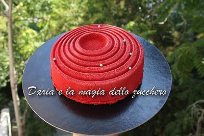 Red eclipse - Cake by Daria Albanese