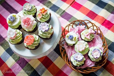 Cupcakes for a picnic - Cake by JackiesHomeBakes