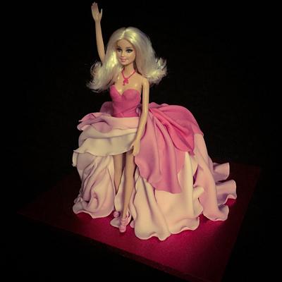 Barbie !  - Cake by Lisa Salerno 