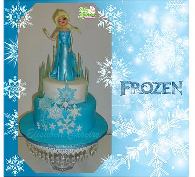 Frozen cake (snowflakes and ice pinnacles) - Cake by Bety'Sugarland by Elisabete Caseiro 