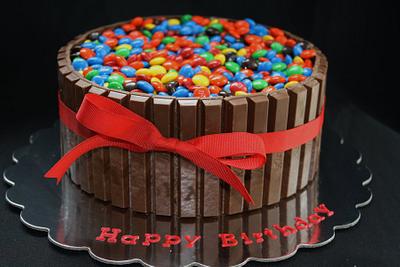 Kit Kat Cake - Cake by CakeCreationsCecilia