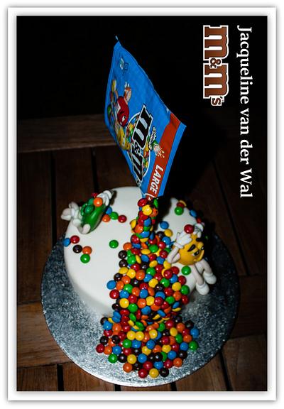M & M chocolate cake filled with strawberry marshmallow fluff - Cake by Jacqueline