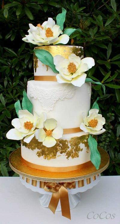 southern magnolia wedding cake  - Cake by Lynette Brandl