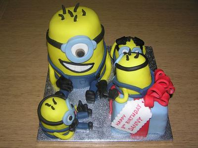Minions Birthday Family  - Cake by Barbora Cakes