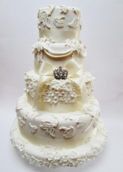 "Ivory Queen" wedding cake - Cake by Maria  Teresa Perez