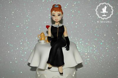 Audrey Hepburn in Breakfast at Tiffany's - Cake by Yolgarpiq