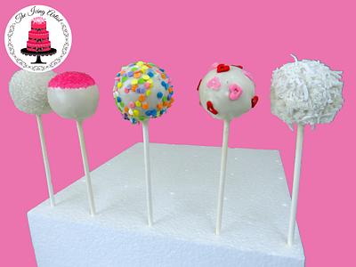 Simple Cake pops - Cake by The Icing Artist