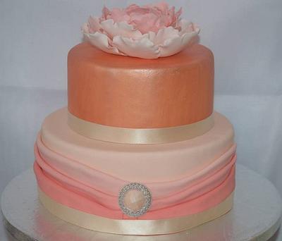 Elegant pink ombre cake - Cake by Yvonnes Custom Cakes
