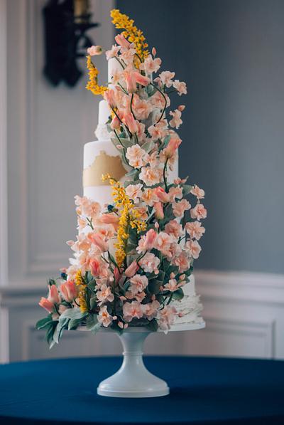 Sugar Flower Wedding Cake I Kentucky Wedding Cake - Cake by Alex Narramore (The Mischief Maker)