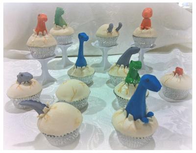 Baby Dinosaurs - Cake by Karina Jakku