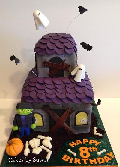 Haunted house - Cake by Skmaestas