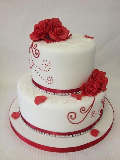 Red roses - Cake by Laura Woodall