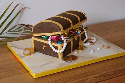 Treasure chest - Cake by CandyCakesPreston