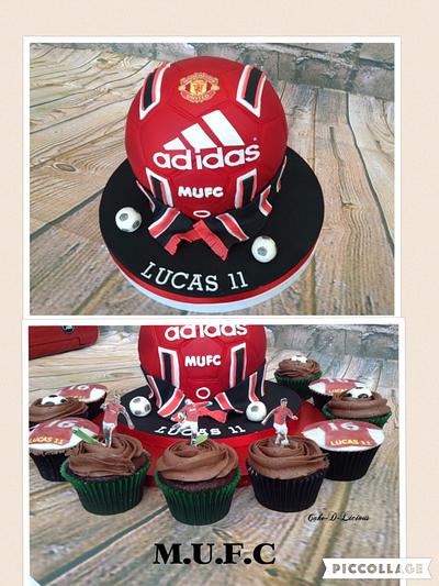 Manchester United football cake & Cupcakes - Cake by Sweet Lakes Cakes