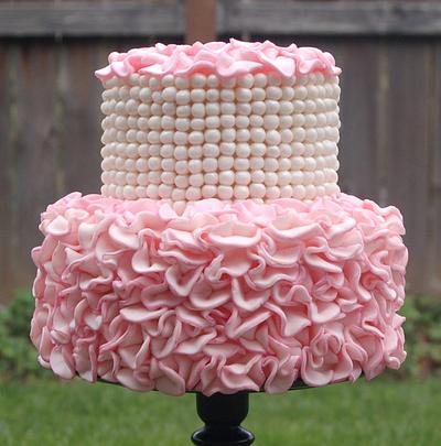 Ruffles and pearls - Cake by Shannon Davie