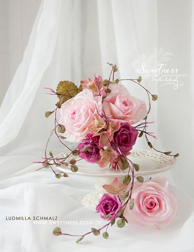  Wafer Paper Bouquet - Cake by Ludmilla Gruslak