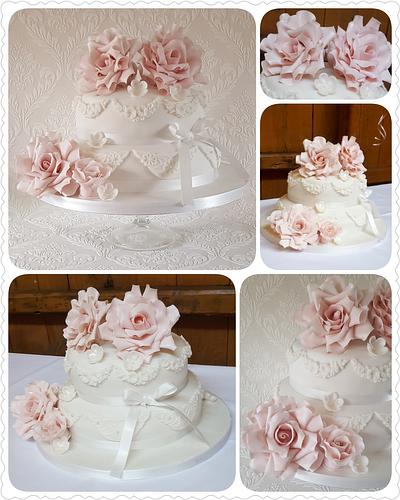 White with a touch of pink wedding cake - Cake by Gaabykuh