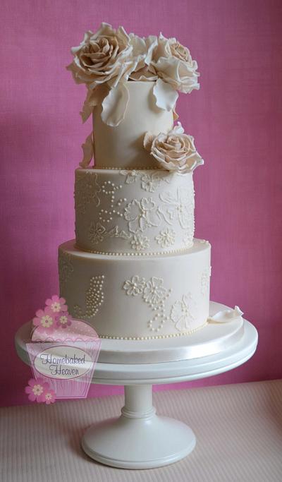 Lynsey - Cake by Amanda Earl Cake Design