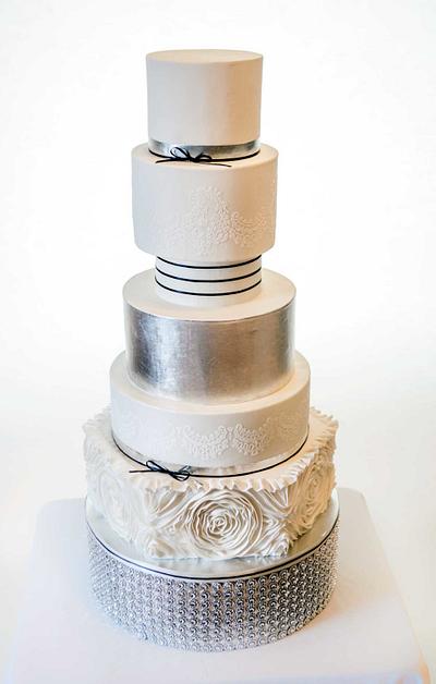 Classic glamour wedding cake - Cake by Olga