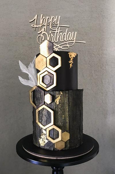Elegant birthday cake in black & gold - Cake by Sweetartstories 