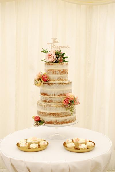 Natural wedding cake - Cake by Emma Stewart