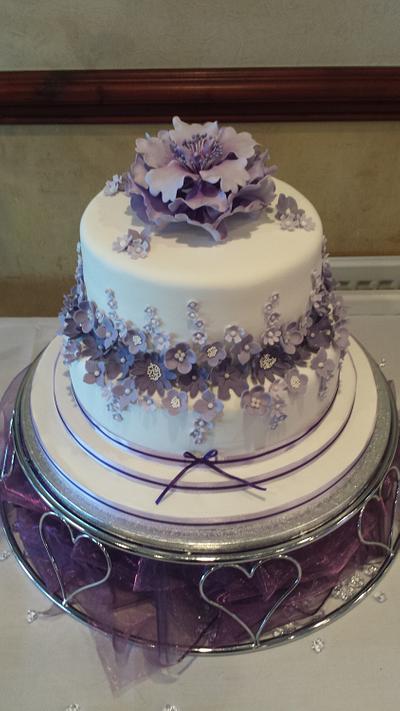 Wedding cake.... - Cake by Middymee