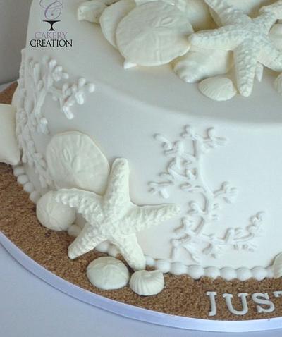 All white beach wedding cake - Cake by Cakery Creation Liz Huber