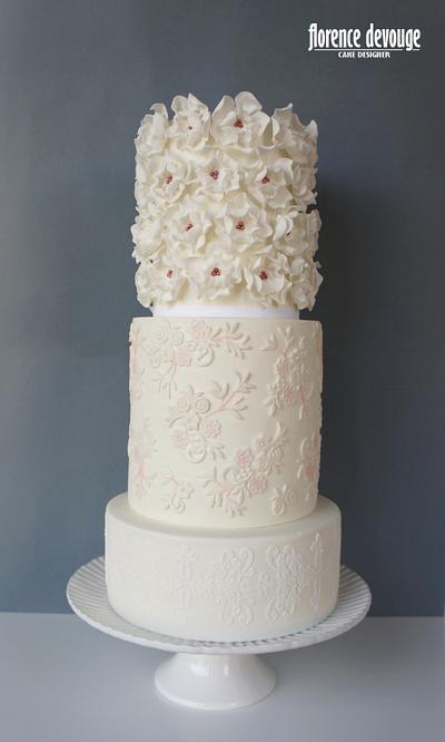 Wedding Cake inspired in Cartagena wedding dress - Cake by Florence Devouge