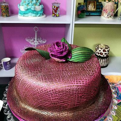 Torta craquelado en fondant - Cake by Tata Postres y Tortas