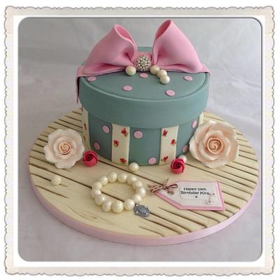 Vintage hatbox cake. - Cake by pontycarlocakes