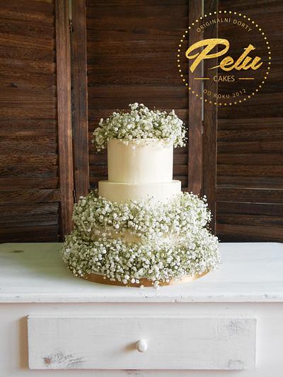 Wedding cake with babys breath - Cake by Petra Krátká (Petu Cakes)