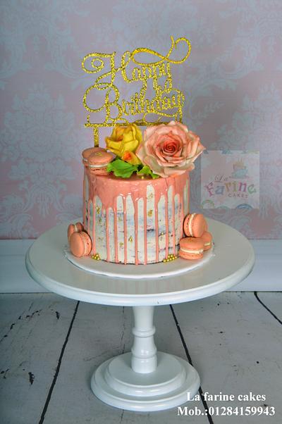 Drip cake - Cake by La farine by Randa
