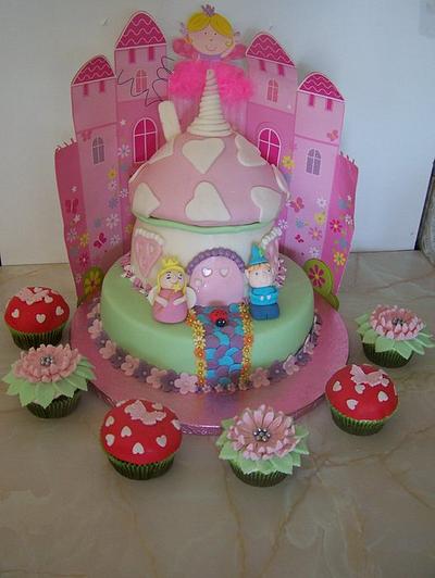 ben and holly castle  - Cake by cupcakes of salisbury