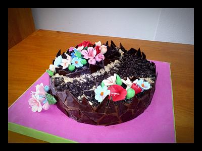ROUND GARDEN FLOWER - Cake by Camelia