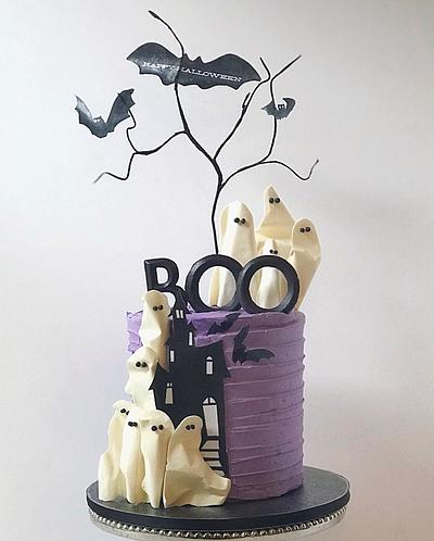 Boo!  Ghostly Halloween Cake 👻  - Cake by Dozycakes
