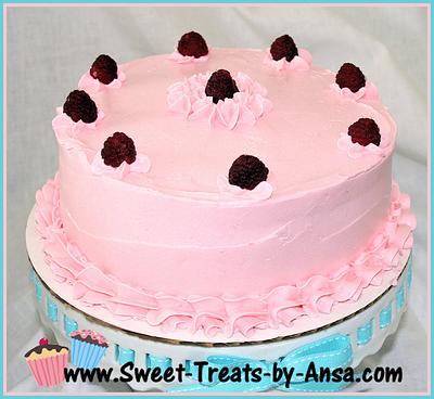 Sponge Cake with Raspberry filling & Swiss Meringue Buttercream - Cake by Ansa
