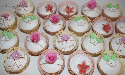 ... birthday cupcakes ... - Cake by Adriana12