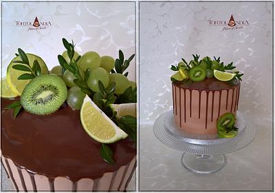 Chocolate drip cake - Cake by Tortolandia