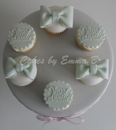 Simple Birthday and Bows Cupcakes - Cake by CakesByEmmaB