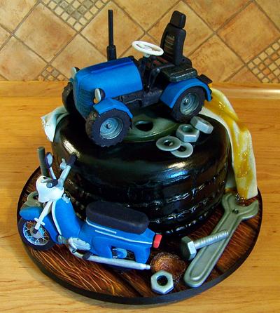 Tractor and motorbike - Cake by Iriss
