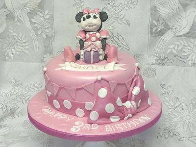 pretty in pink Minnie Mouse - Cake by homemade with love cakes and more